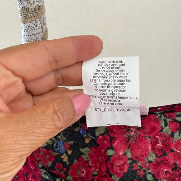 R & K Original Petite Maxi Floral Dress - Picture 6 of 7